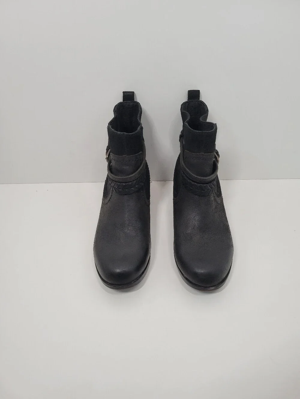 UGG Krewe Black Leather Shearling Insole Ankle Boots Women Size 7  1004207